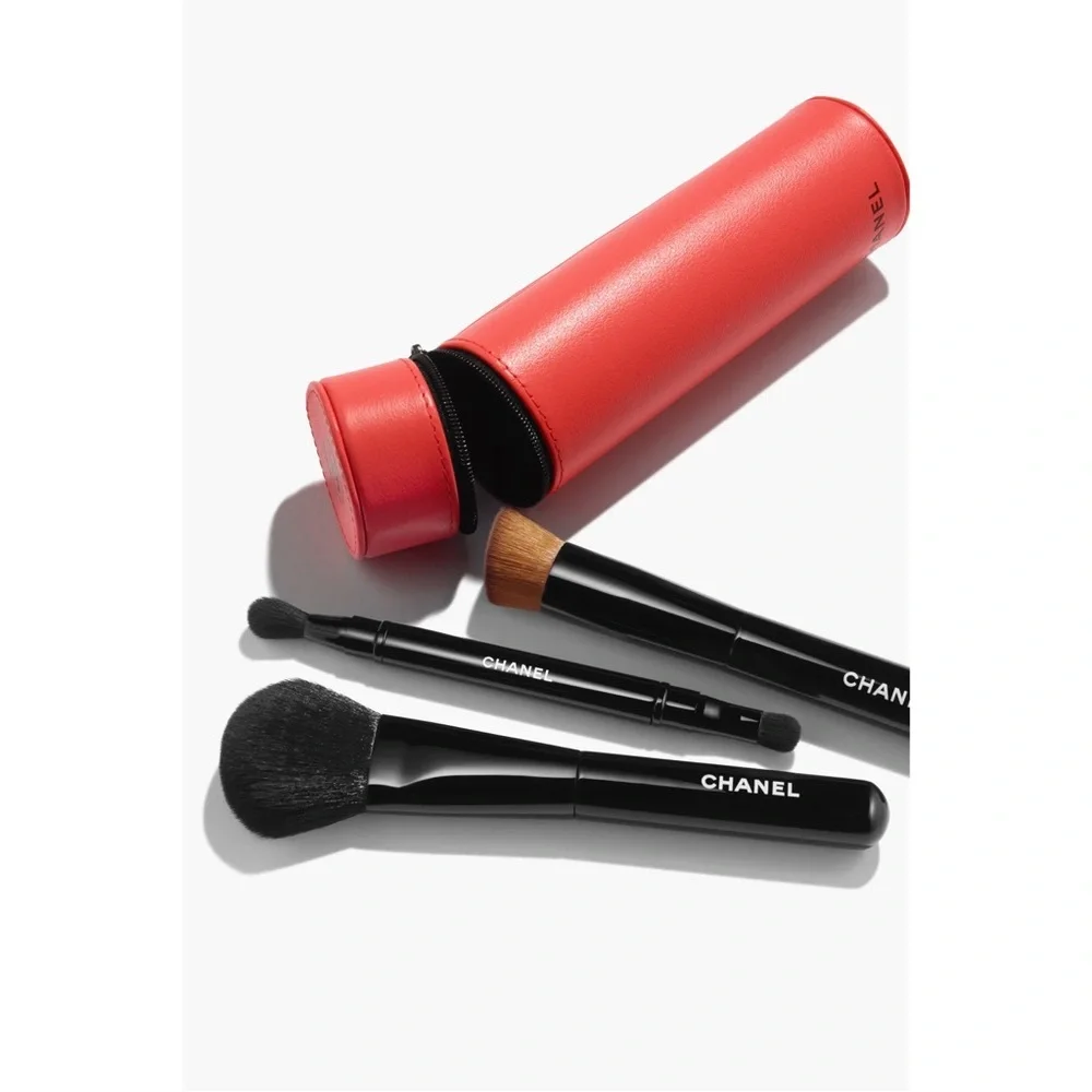 Chanel Brush set 100% authentic in 121 PREMIÈRE DAME case and 3 brushes New